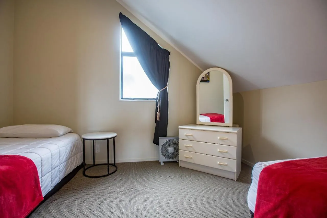 Le Chalet Suisse Motel Taupo